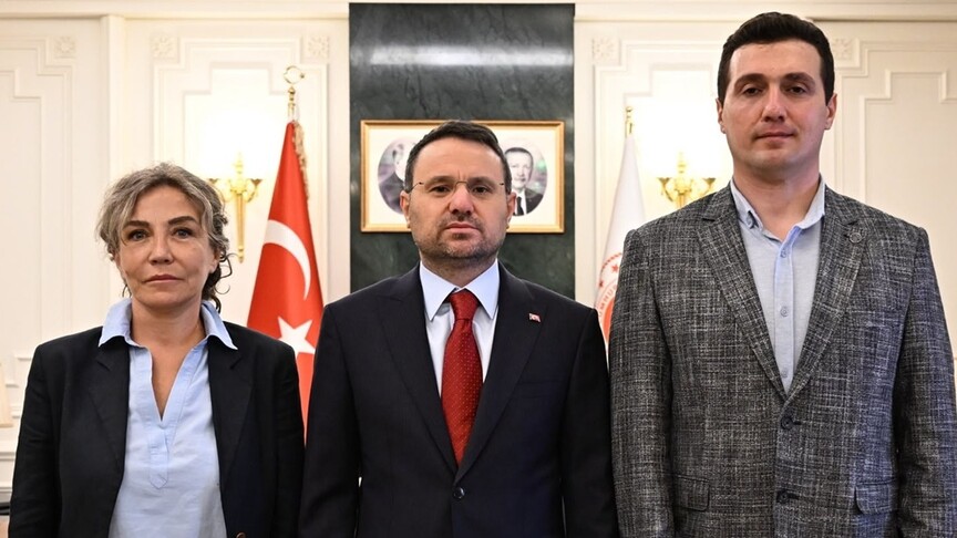 Adalet Bakanı Gürlek, Behçet Oktay'ın ailesiyle görüştü haber görseli