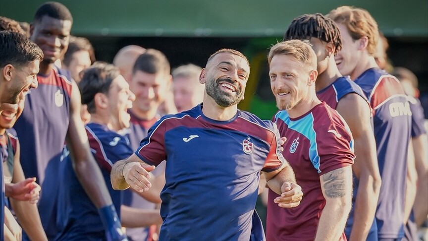 Muhammed Salah Trabzonspor'da ilk antrenmanına çıktı haber görseli