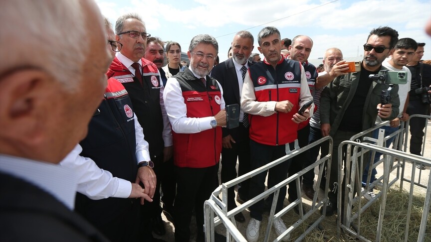 Bakan Yumaklı, Kars'ta başlayan Güvenli Elektronik Küpe İzleme Sistemi'ni tanıttı