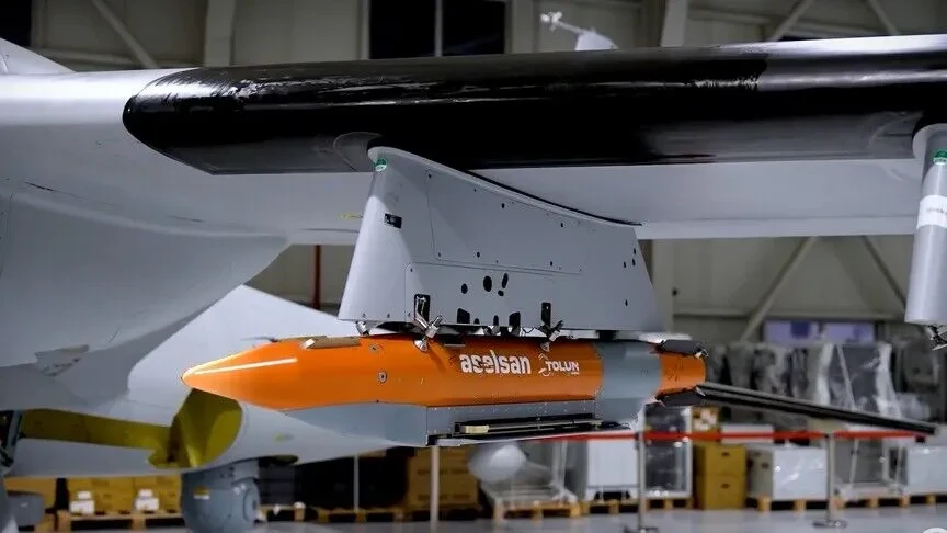 Kompania turke Aselsan teston me dron Akinci municionin e ri Tolun P për shkatërrimin e bunkerëve