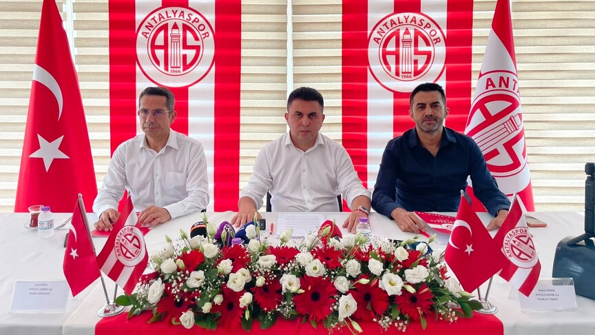 Antalyaspor Başkanı Ergün: Transfer yasağındaki 16 dosyanın 9'u kapatıldı, 4'üyle anlaşıldı haber görseli