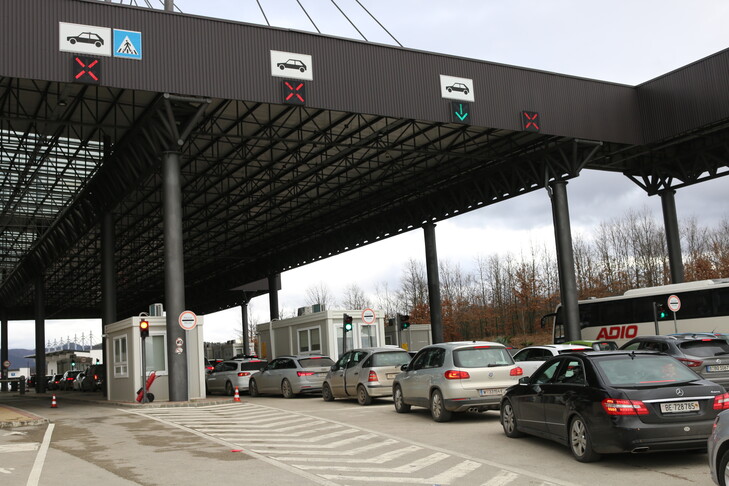 Ministria e Punëve të Brendshme i ndalon përgjithmonë hyrjen në Kosovë drejtuesit të Telekomit të Serbisë