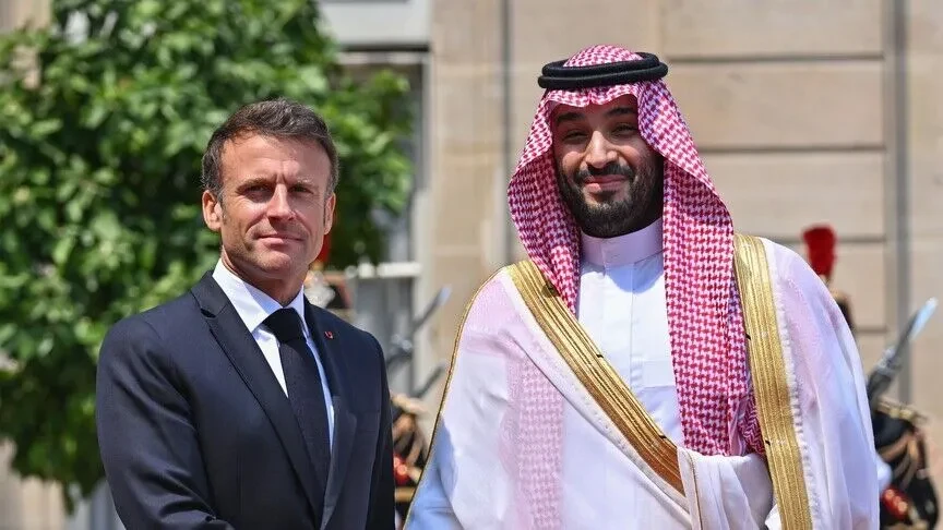 Princi i kurorës saudite dhe presidenti francez diskutojnë për sigurinë rajonale dhe lundrimin detar