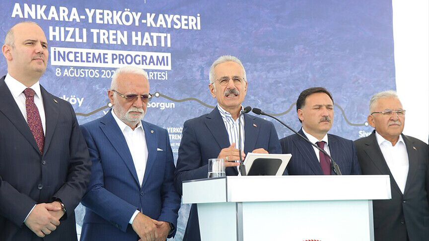 Bakan Uraloğlu, Yerköy-Kayseri Yüksek Hızlı Tren Hattı'nda çalışmaların yarılandığını duyurdu
