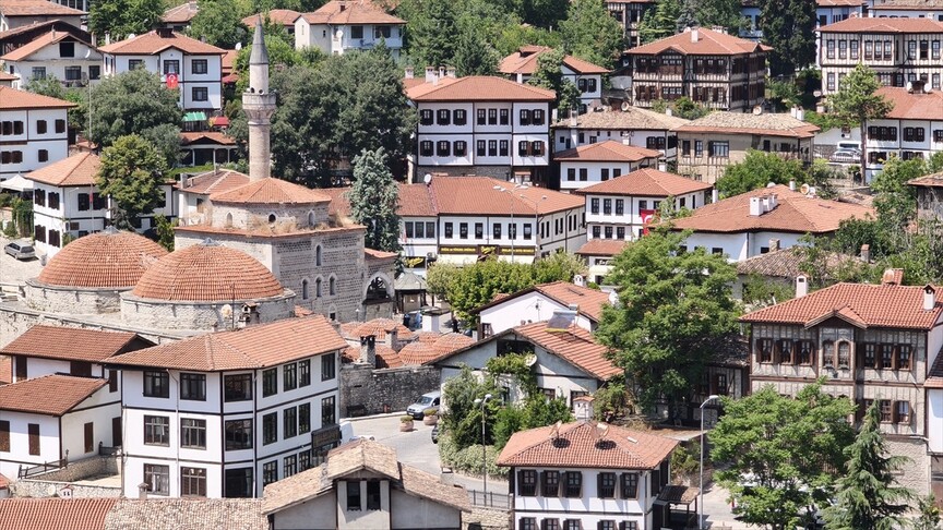Safranbolu yılın ilk yarısında 104 bin 258 konaklamalı yerli ve yabancı turist ağırladı haber görseli