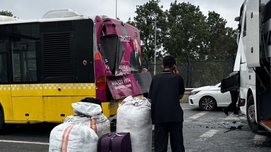 Başakşehir'de İETT otobüsü ve yolcu otobüsünün karıştığı kazada 4 kişi yaralandı haber görseli