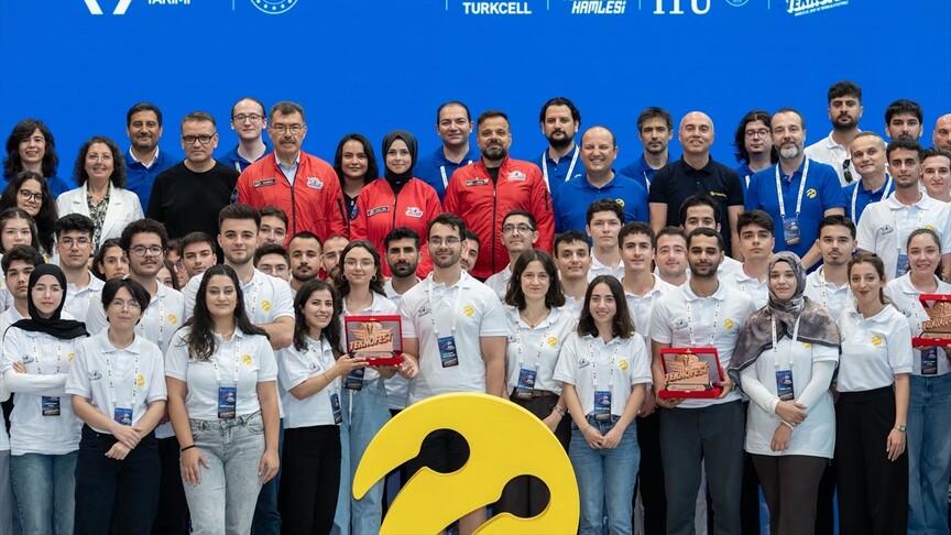 "5G ve Yapay Zeka ile Akıllı Yol Güvenliği Yarışması"nda final heyecanı yaşandı haber görseli