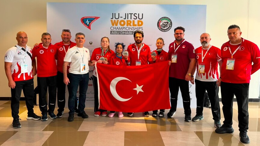 Türkiye, Dünya Jujitsu Şampiyonası'ndan 4 madalya kazandı haber görseli