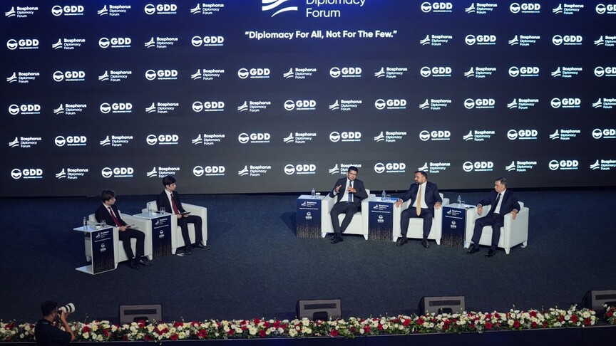 Bosphorus Diplomasi Forumu'nda "Yapay Zeka ve Ekonomi Arasındaki Asimetrik İlerleyiş" konuşuldu haber görseli