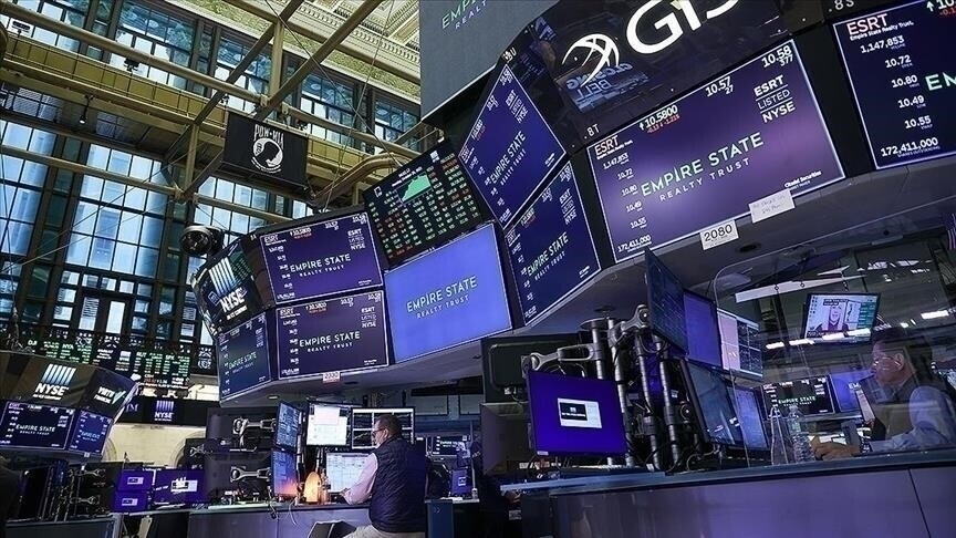 Küresel piyasalarda Orta Doğu endişeleri ile yapay zeka iyimserliği karşı karşıya haber görseli