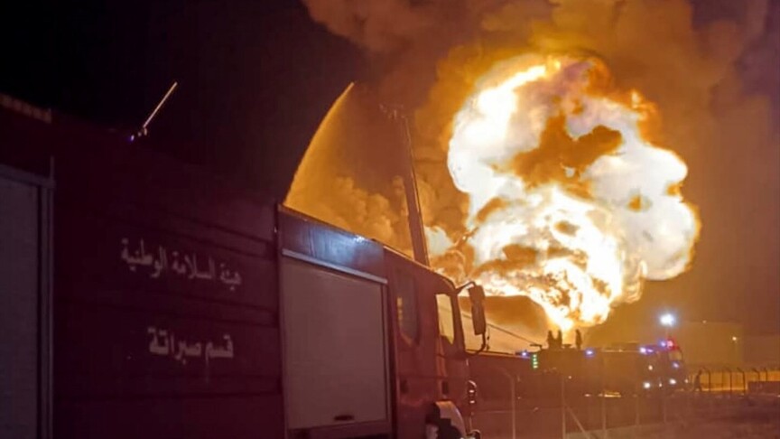 Libya'nın Zaviye kentindeki petrol tesislerine üçüncü kez dron saldırısı düzenlendi haber görseli