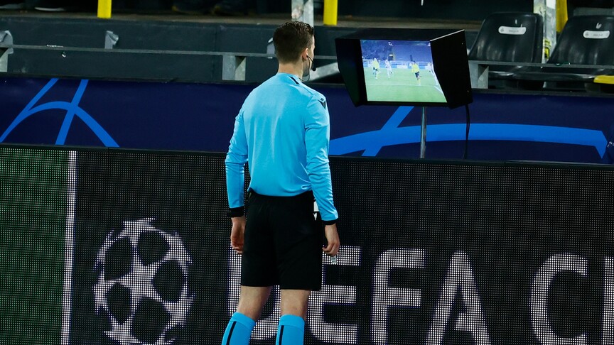 UEFA, hakemlerin karar alma süreçlerine açıklık getirmek için "Clear Line"ı kullanıma sundu haber görseli