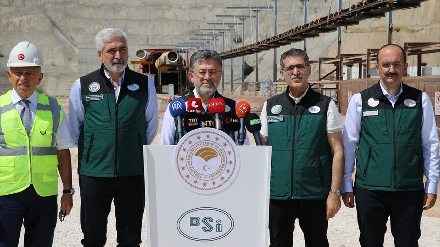 Bakan Yumaklı: Silvan Barajı'nda Eylül 2027 itibarıyla su tutmaya başlıyoruz