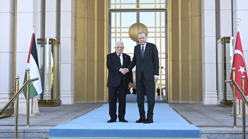 Cumhurbaşkanı Erdoğan, Filistin Devlet Başkanı Abbas'ı resmi törenle karşıladı haber görseli
