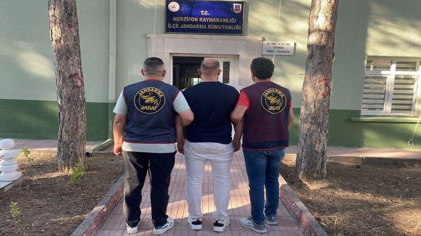 Amasya'da Interpol tarafından kırmızı bültenle aranan zanlı yakalandı haber görseli