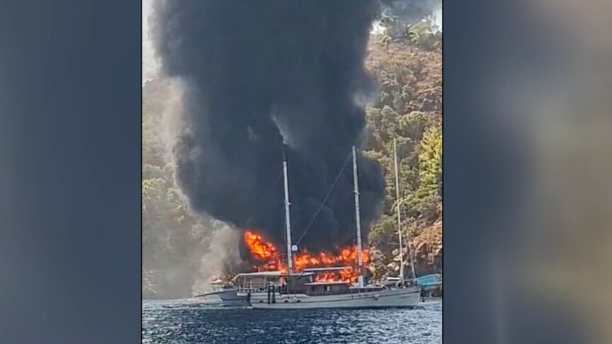 Fethiye'de tur teknesinde yangın çıktı haber görseli
