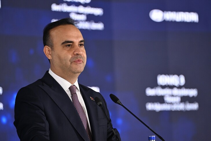 Bakan Kacır: Türkiye, Çin'den sonra ürün ve pazar çeşitliliği açısından en önde gelen ihracatçı ülkedir haber görseli