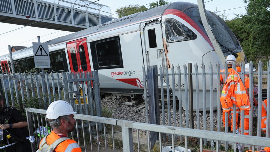 İngiltere'de iki gün içinde ikinci tren raydan çıktı haber görseli