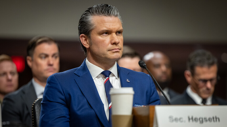 ABD'li Demokrat Senatör Schumer'den Savunma Bakanı Hegseth'in "görevden alınması" çağrısı haber görseli