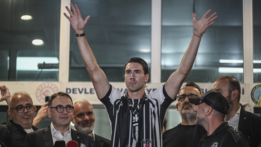 Dusan Vlahovic, Beşiktaş tarihinin üçüncü Sırp futbolcusu oldu haber görseli
