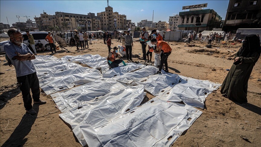 غزة.. انتشال رفات 21 فلسطينيا وبدء البحث عن 40 آخرين