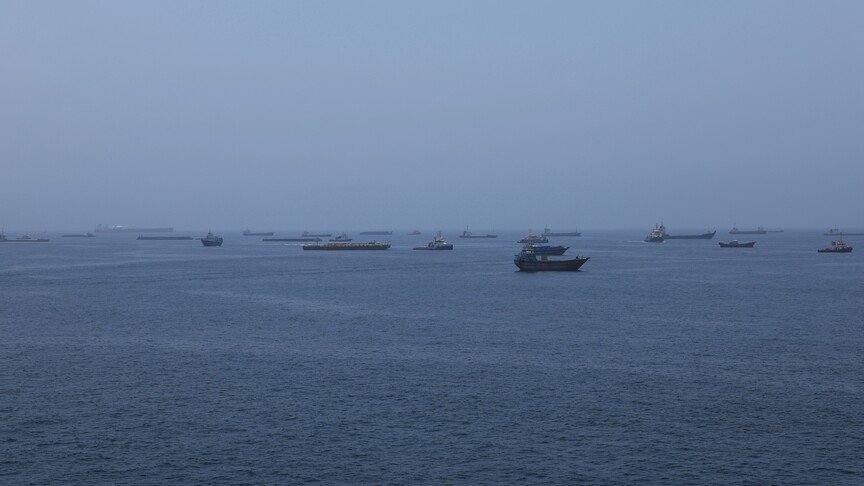 BAE'nin ADNOC şirketine ait bir tanker Hürmüz Boğazı'nda hedef alındı haber görseli