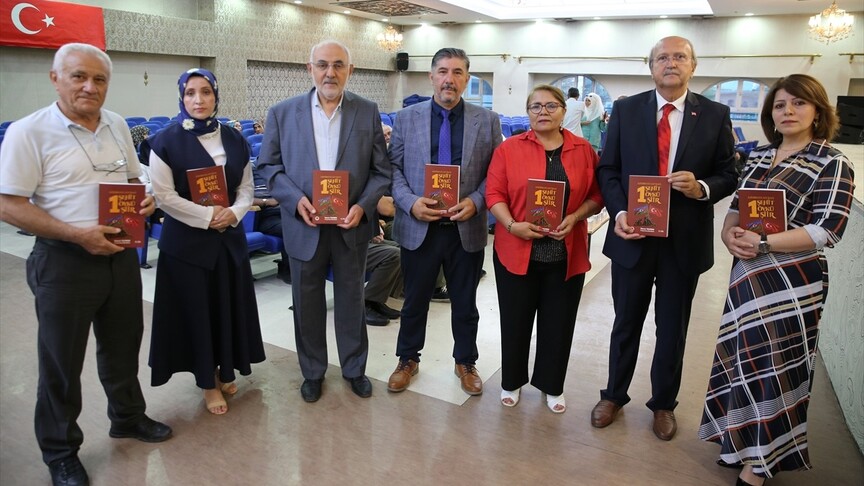 "1 Şehit, 1 Öykü, 1 Şiir" kitabının 5. cildi Konya'da tanıtıldı haber görseli