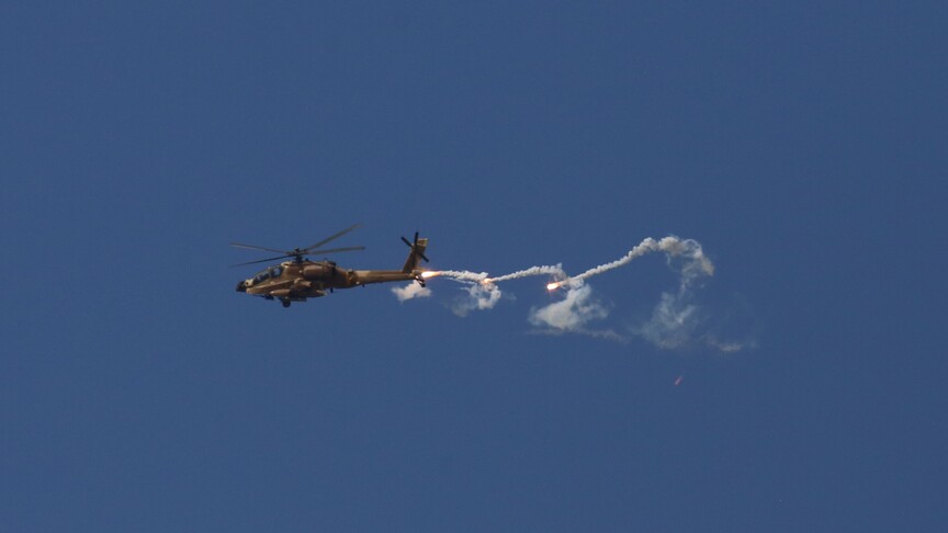 ABD, Texas'ta meydana gelen kazanın ardından tüm Apache helikopter eğitim uçuşlarını askıya aldı haber görseli