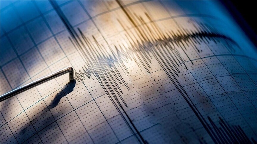 Endonezya'da 7,7 büyüklüğünde deprem haber görseli