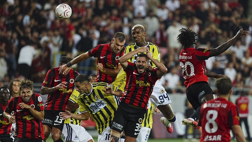 Gençlerbirliği evinde Fenerbahçe'yi 2-1 yendi haber görseli
