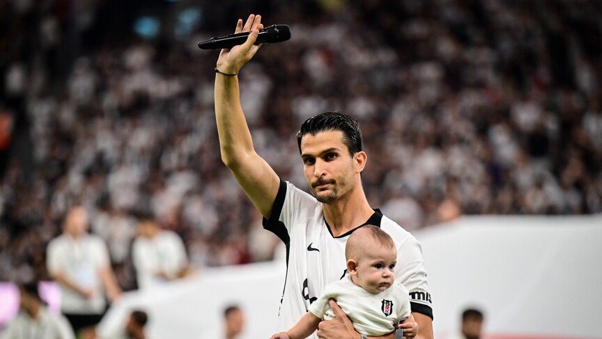Necip Uysal, Beşiktaş taraftarına veda etti haber görseli