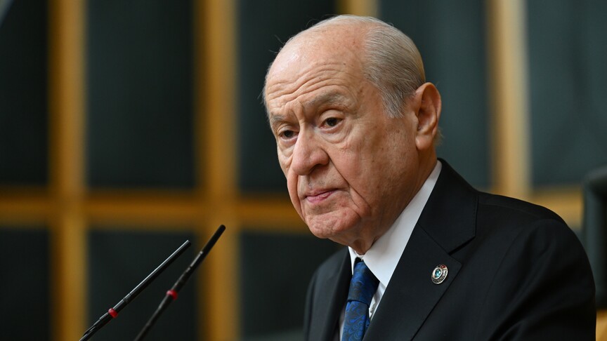 Bahçeli: Aziz şehit ve gazilerimiz ile muhterem ailelerinin hatıralarına en küçük leke sürdürülmemiştir haber görseli