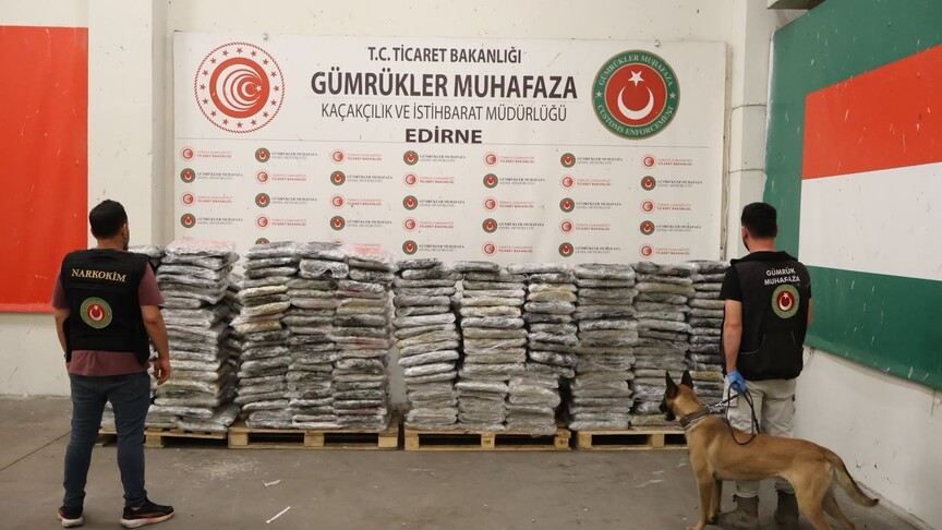 Kapıkule Gümrük Kapısı'nda 810 kilogram uyuşturucu ele geçirildi haber görseli
