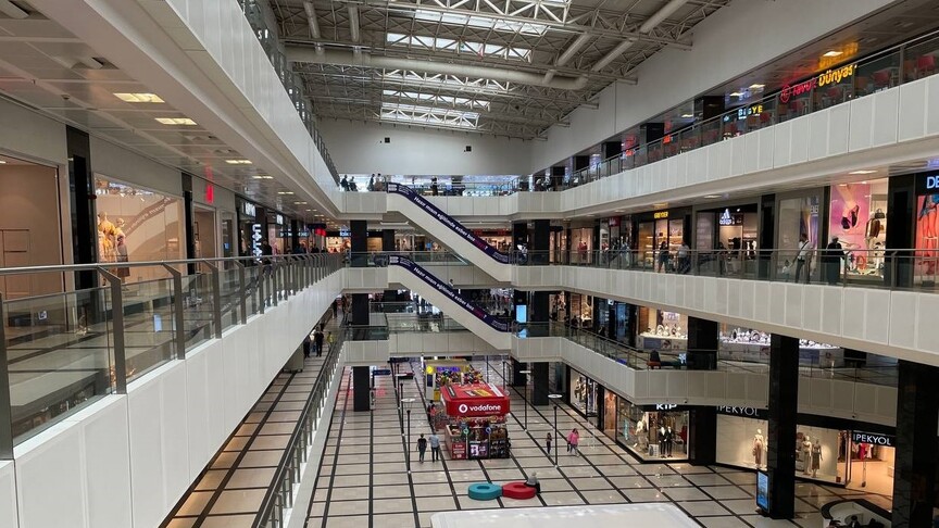 Türkiye'de ticaret sektöründeki çalışan sayısı yıllık bazda 80 aydır artıyor haber görseli
