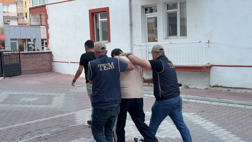 Kırşehir'de Interpol tarafından kırmızı bültenle aranan zanlı yakalandı haber görseli