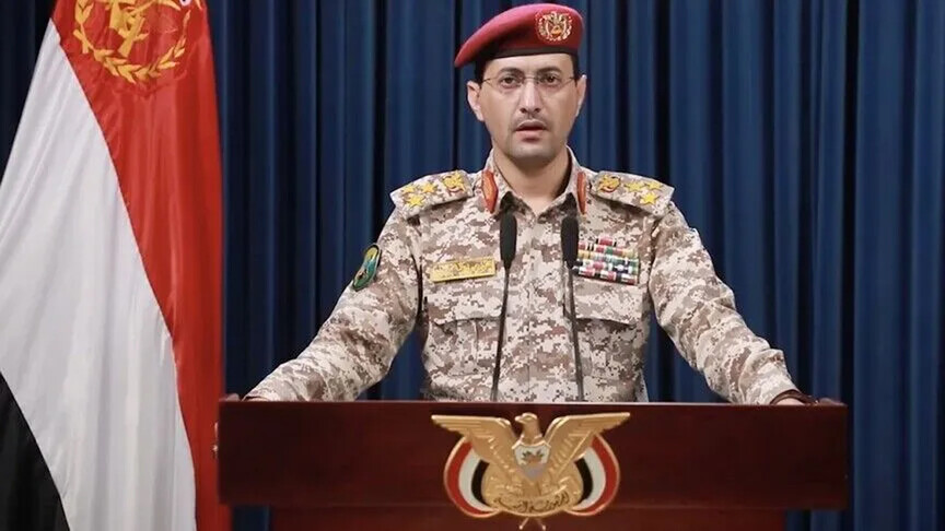 Grupi jemenas Huthi thotë se ka sulmuar anije saudite dhe depo armësh