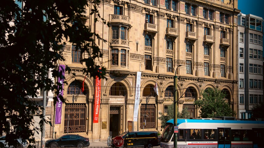 Temas sergisi Karaköy Palas'ta ziyaretçilerle buluşuyor haber görseli