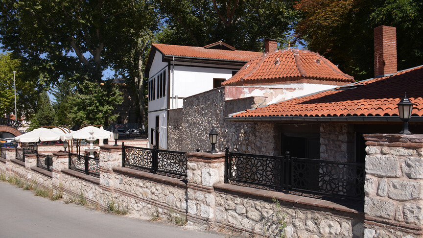 Kütahya'da 650 yıllık tarihi hamam, yaz sıcaklarında "doğal klima" görevi görüyor haber görseli