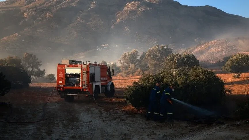 Zjarre në ishullin e Korfuzit dhe në disa pjesë të territorit kontinental të Greqisë