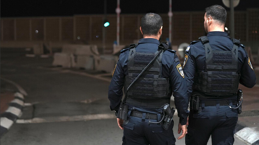 الشرطة الإسرائيلية تعتقل وزير شؤون القدس الفلسطيني أشرف الأعور