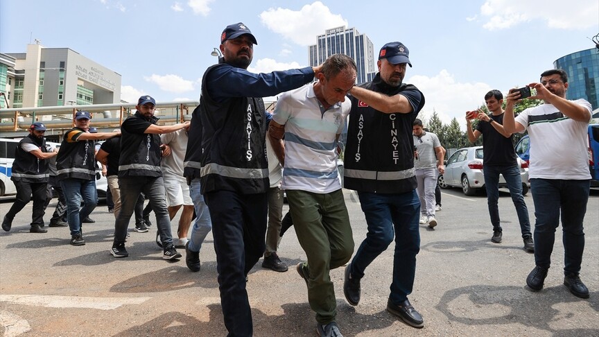 Yeni Parti Gaziantep Milletvekili Meriç'in bıçaklanmasına ilişkin 2 şüpheli tutuklandı haber görseli