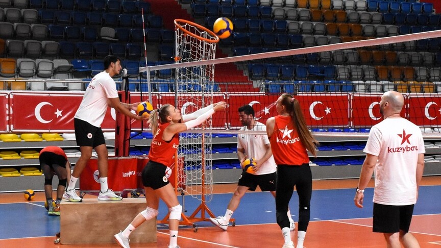 Kuzeyboru Kadın Voleybol Takımı, Avrupa hedefiyle yeni sezona hazırlanıyor haber görseli