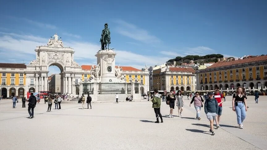 Portugalia vendos ndalim për mbulimin e fytyrës në ambiente publike