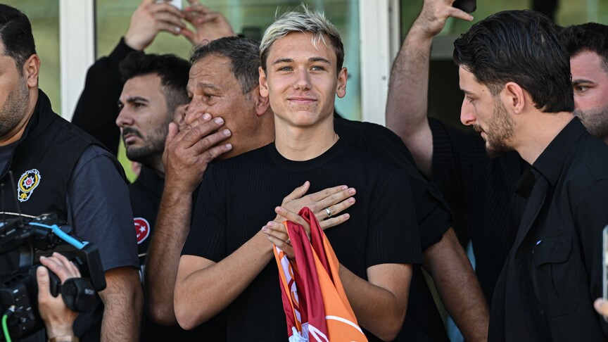 Galatasaray, Aleksey Batrakov'un transferini TFF'ye bildirdi haber görseli