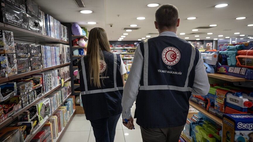 Ticaret Bakanlığı okul alışverişi öncesi kırtasiye sektöründeki denetimlerini artırdı haber görseli