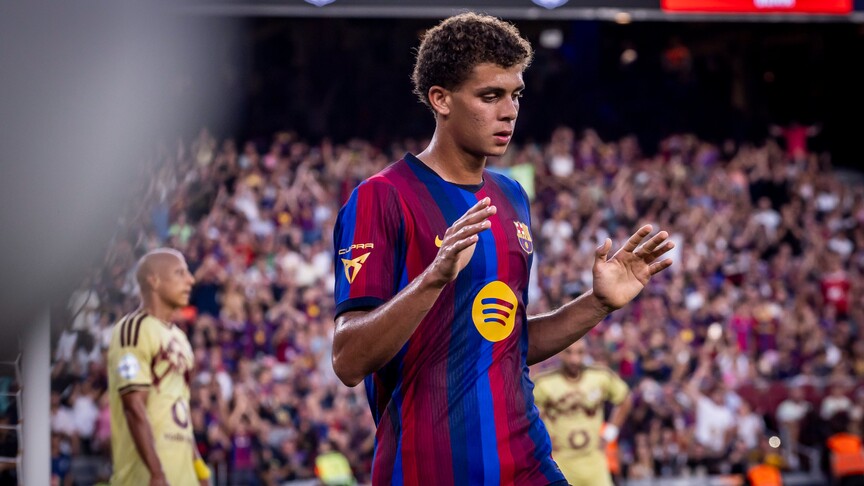قدم.. حمزة عبد الكريم يقود برشلونة للفوز على الأهلي 2-1 في كأس خوان غامبر