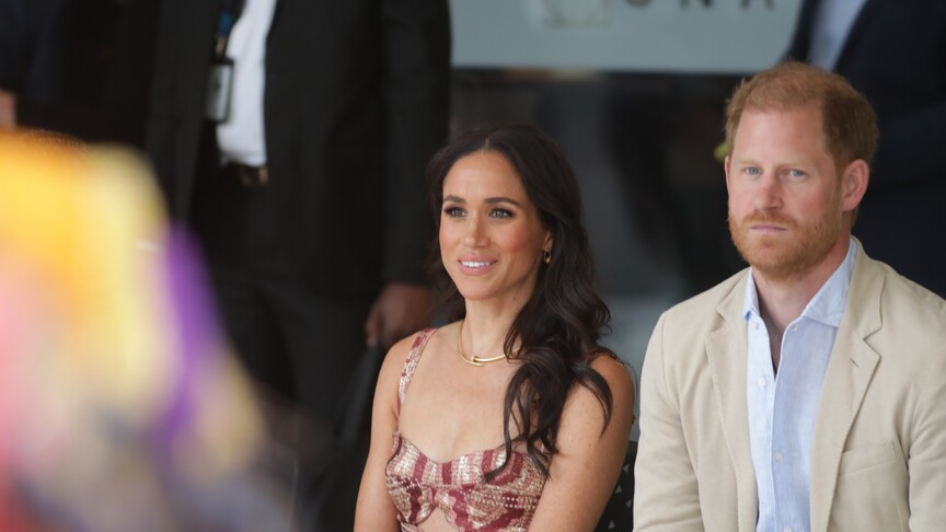 İngiliz basınına göre ABD'de yaşayan Prens Harry ve eşi Meghan Markle İngiltere'ye dönüyor haber görseli