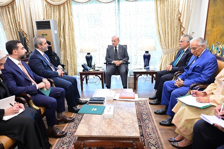 وزير خارجية سوريا يبحث مع رئيس وزراء باكستان تعزيز العلاقات