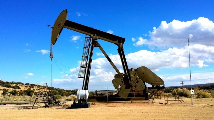 ABD'nin ticari ham petrol stokları 4,4 milyon varil arttı haber görseli