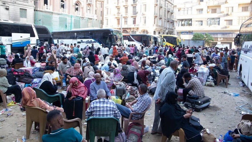 870 سودانيا يغادرون مصر إلى بلادهم ضمن برنامج العودة الطوعية